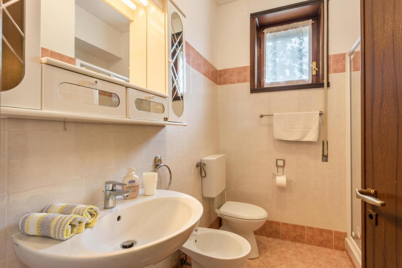 La Terrazza Apartment Брунате Екстериор снимка